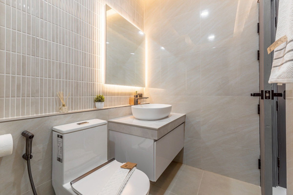 รูป ขายบ้านเดี่ยว พร้อมสระว่ายน้ำ รวมเฟอร์นิเจอร์และเครืองใช้ไฟฟ้า - ใจกลางเมืองพัทยา ซอยเฉลิมพระเกียรติ - รูปที่ 32/37