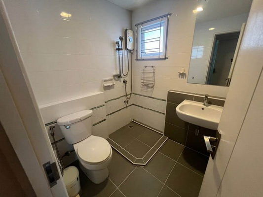 picture FOR RENT CHAIYAPHRUEK RAMINTRA - WONGWAEN 2 / 3 bedrooms 3 bathrooms / 50 Sqw. 170 Sqm. **35,000** CLOSE TO FASHION ISLAND MALL - 6/7