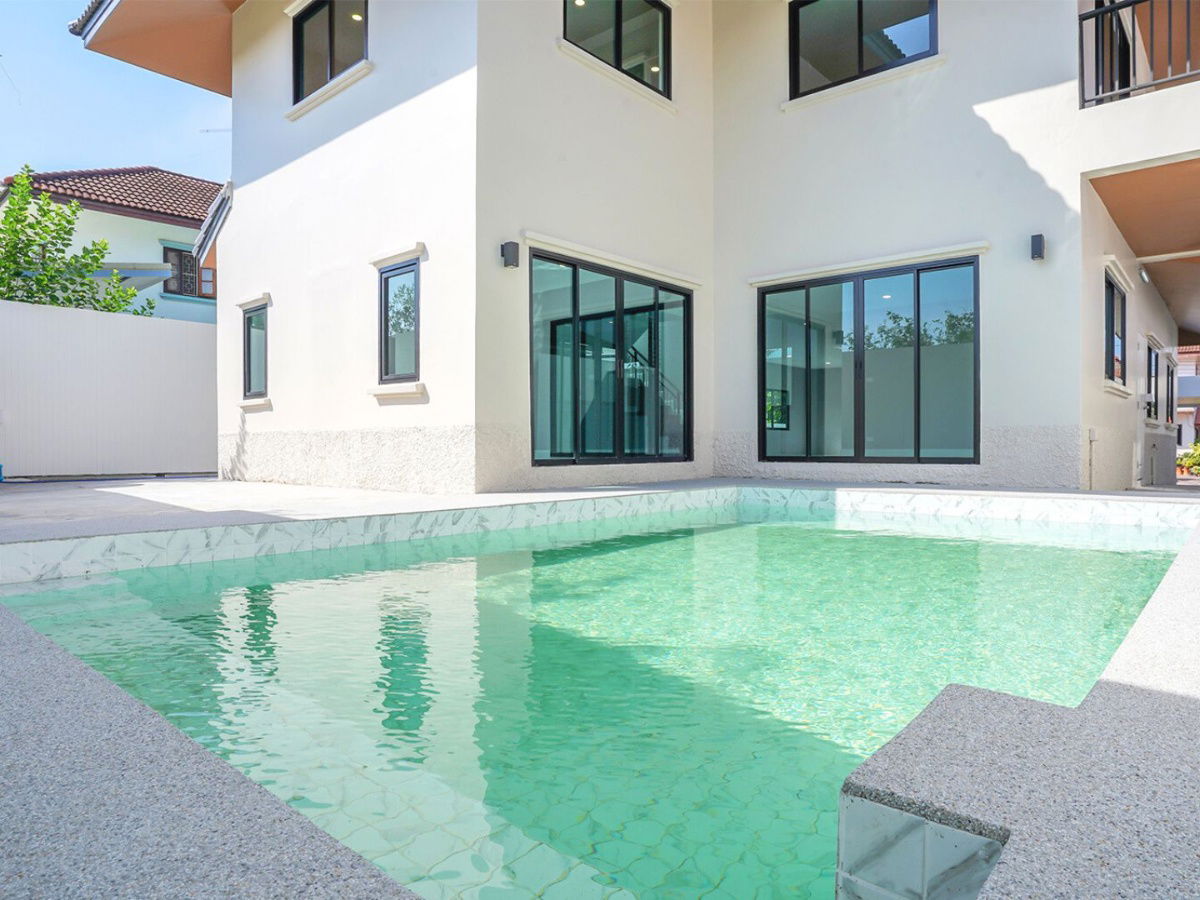 รูป "ความสุขเริ่มต้นที่บ้านเดี่ยว โครงการคุณภาพ เมืองเอก 8 พิเศษด้วยสระว่ายน้ำส่วนตัว หันหน้าทิศใต้ รับลมเย็นสบายตลอดปี!" - รูปที่ 4/17