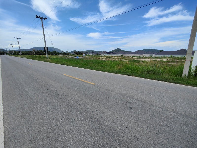 รูป ขายที่ดิน 1-3-35 ไร่  ที่ดินวิวเขาสวย-แปลงมุม ใกล้สนามกอล์ฟแบล็คเมาน์เทน - รูปที่ 2/16