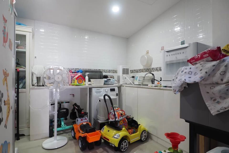 รูป R2821 ให้เช่าทาวน์โฮม 3 ชั้น บ้านกลางเมือง พระราม 9-รามคำแหง (ว่างค่ะ) - รูปที่ 8/24