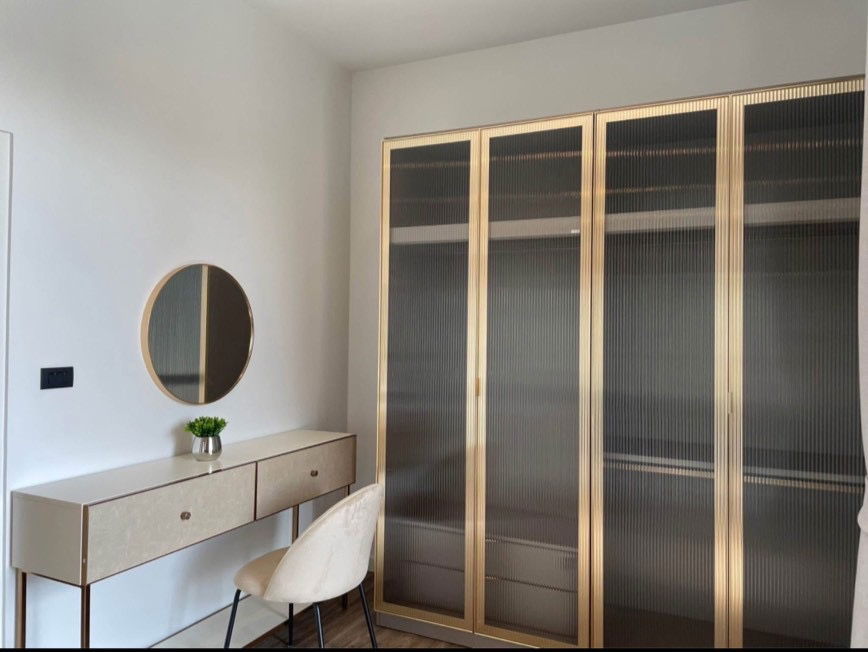 รูป uxury Home for Rent – Burasiri Krungthep Kreetha บ้านเดี่ยวหรู ตกแต่งเฟอร์ครบ พร้อมเข้าอยู่ ทำเลกรุงเทพกรีฑา ใกล้โรงเรียนนานาชาติ เหมาะสำหรับครอบครัว - รูปที่ 8/19