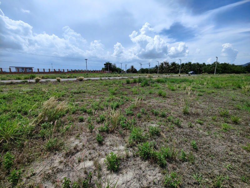 รูป ขายที่ดิน 1 ไร่ ทำเลดี เหมาะกับการสร้างบ้าน  อยู่ในพื้นที่มีการพัฒนาโครงการบ้าน ใกล้เมืองหัวหิน - รูปที่ 10/11