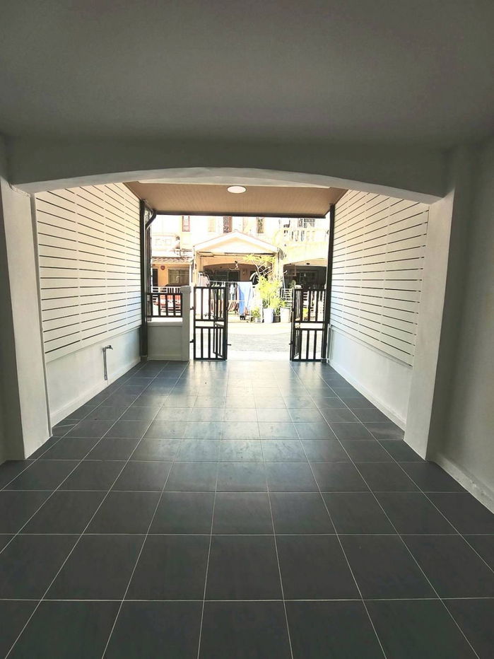 รูป ทาวน์เฮ้าส์ รีโนเวทใหม่ หมู่บ้าน เคซี.รามอินทรา 1 ซอย 17 ถนนหทัยราษฎร์ 39 สามวาตะวันตก คลองสามวา มีเฟอร์นิเจอร์พร้อมอยู่ - รูปที่ 3/21