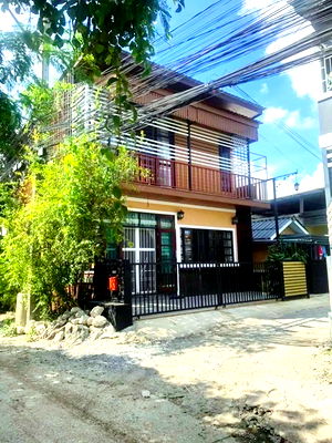 เช่าบ้านเดี่ยว เขตบางกะปิ : กรุงเทพกรีฑา5-7-9 บ้านเดี่ยว 2 ชั้นหลังมุม 4นอน 40 ตร.วา. MRTแยกลำสาลี 800 ม. 160 ตร.ม. 3 น้ำ พร้อมเฟอร์ฯ . รร.นานาชาติเวลลิงตัน 2.6 กม