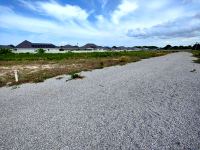 ที่ดิน ม.นานาชาติแสตมฟอร์ด หัวหิน : ขายที่ดิน 1 ไร่ ทำเลดี เหมาะกับการสร้างบ้าน  อยู่ในพื้นที่มีการพัฒนาโครงการบ้าน ใกล้เมืองหัวหิน