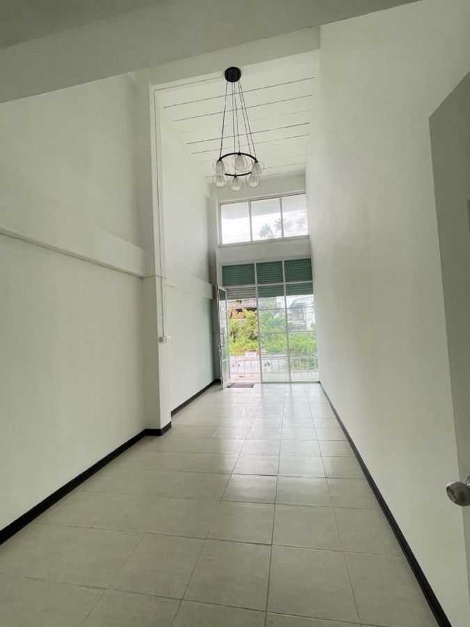 รูป ขายอาคารพาณิชย์ 4 ชั้น 5 คูหา ที่ดิน 100 ตร.วา ใกล้สุขุมวิท เดินทางง่าย  - รูปที่ 3/17