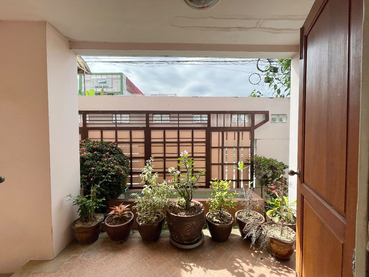 รูป ให้เช่าบ้านเดี่ยว 3 ชั้น 5 ห้องนอน 4 ห้องน้ำ ตกแต่งครบ พร้อมอยู่ โครงการเสนานิเวศน์ 1ภาพ เดินทางสะดวก ใกล้ BTS เสนานิคม & ใกล้ Central Eastville - รูปที่ 9/20