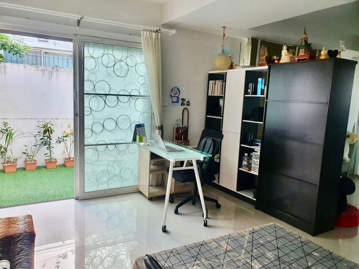 รูป ให้เช่าบ้านแฝด ม.ไลฟ์อินเดอะการ์เด้นท์สวนเสือ ศรีราชา - รูปที่ 11/18