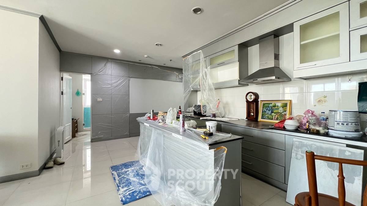 picture 2-BR Condo at St. Louis Grand Terrace near BTS Saint Louis (ID 2455135) - 11/13