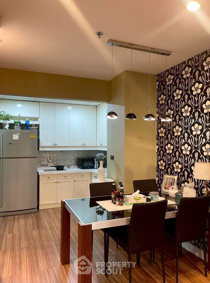 picture 1-BR Condo at Sathorn House Condominium near BTS Surasak (ID 2454904) - 4/11