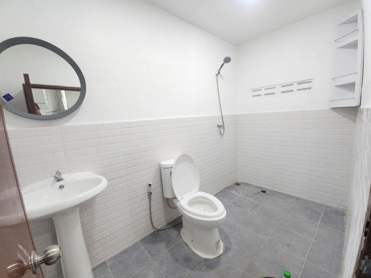 picture Hot Deal! Great Value ! Detached House in Huay Yai located near Wat Theppabutr 3beds 2baths - 18/19