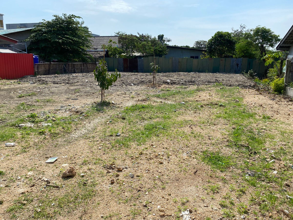 รูป ขายที่ดิน 2 งาน 7 ตารางวา คลองตำรุ อ.เมืองชลบุรี (ห่างถนนบางนา-ตราด 300-400 เมตร) ที่ถมแล้ว - รูปที่ 3/5