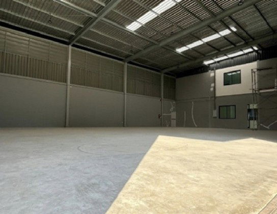 รูป ให้เช่าโกดัง พร้อมสำนักงาน โครงการ ไพร์ม เอสเตท เทพารักษ์ กม.25  พื้นที่ดิน 220 ตารางวา พื้นที่ใช้สอย 504 ตารางเมตร  รถเทรลเลอร์เข้าออกได้ - รูปที่ 3/10