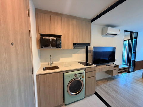 RS3898 Origin Play Sri Udom Station for rent, pet-friendly, near BTS Sri Udom Station