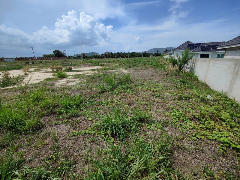 รูป ขายที่ดิน 1-0-0 ไร่ เป็นแปลงสร้างบ้านชั้นเยี่ยม ใกล้สนามกอล์ฟแบล็คเมาน์เทน - รูปที่ 11/14