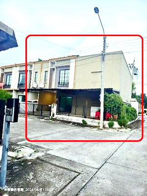 เช่าทาวน์โฮม เทสโก้โลตัส บางพลี : ถ.กิ่งแก้ว ลาดกระบัง ARL สุวรรณภูมิ 4.1 กม. รพ.สิรินธร 2 กม.ให้เช่าทาวน์เฮ้าส์ 2 ชั้นพร้อมโกดัง หัวมุม 3 นอน 2น้ำ 39 ตร.วา. 310 ตร.ม.