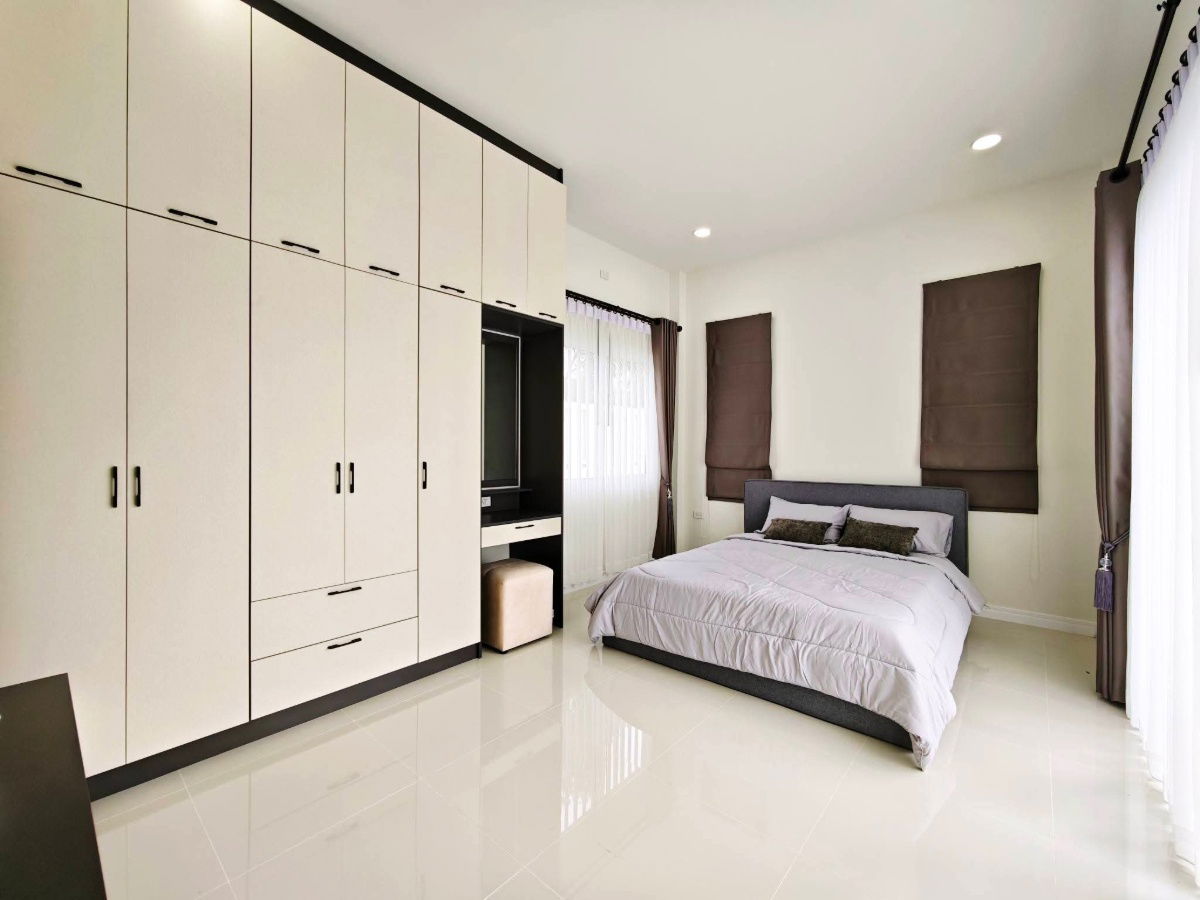 รูป ขายบ้านพูลวิลล่า ตกแต่งบิวท์อินภายในคุณภาพ 4นอน 3น้ำ พร้อมเข้าอยู่ - รูปที่ 12/17