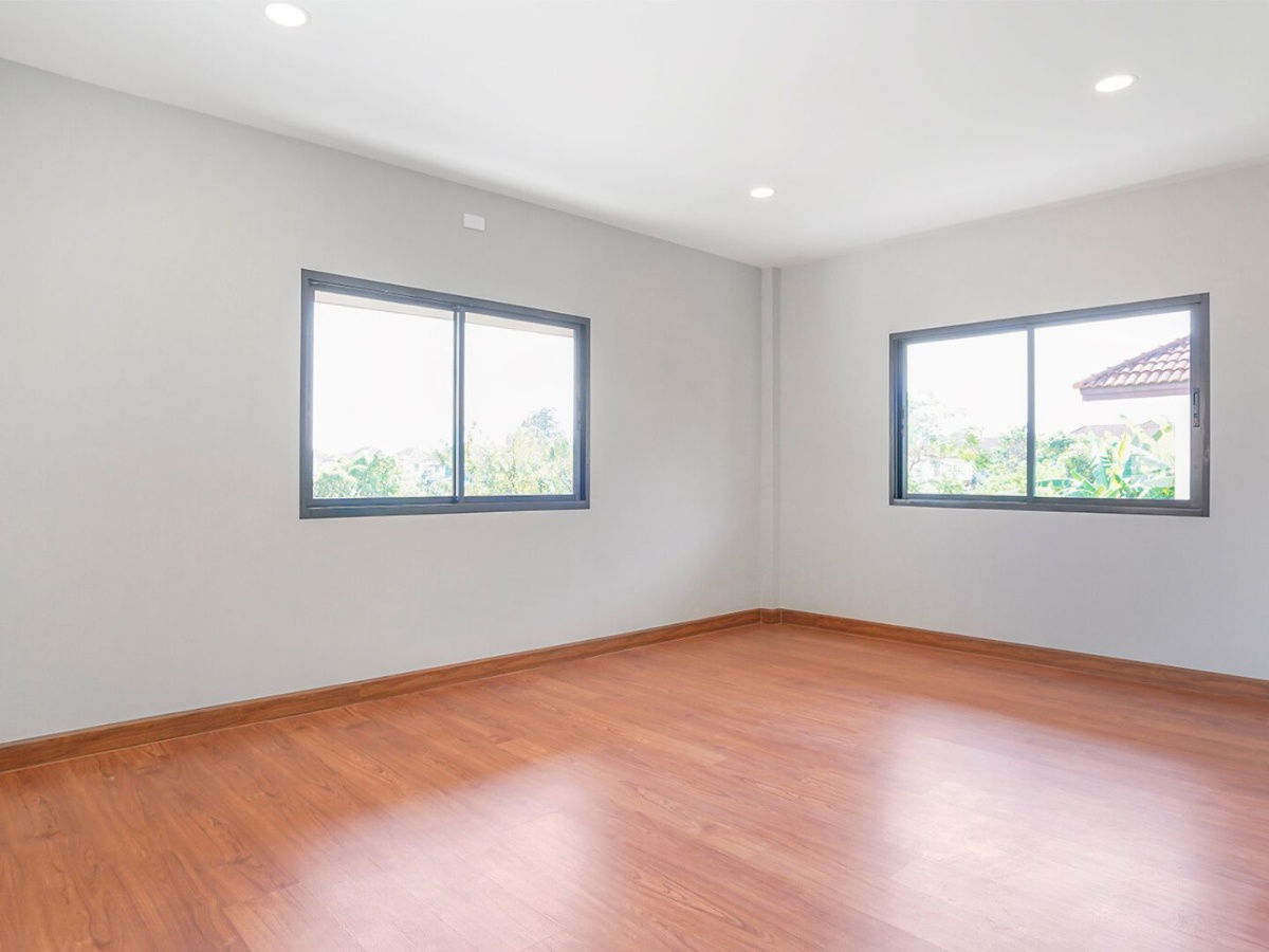 รูป "ความสุขเริ่มต้นที่บ้านเดี่ยว โครงการคุณภาพ เมืองเอก 8 พิเศษด้วยสระว่ายน้ำส่วนตัว หันหน้าทิศใต้ รับลมเย็นสบายตลอดปี!" - รูปที่ 8/17