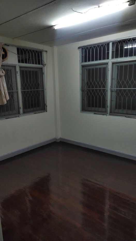 รูป ให้เช่าบ้านเดี่ยว สุทธิสาร–รัชดา เดินไป MRT สุทธิสารได้ บ้าน 2 ชั้น 4 ห้องนอน 2 ห้องน้ำ พื้นที่ 50 ตร.วา  จอดรถในบ้านได้ 3 คัน บ้านเปล่า  - รูปที่ 20/29