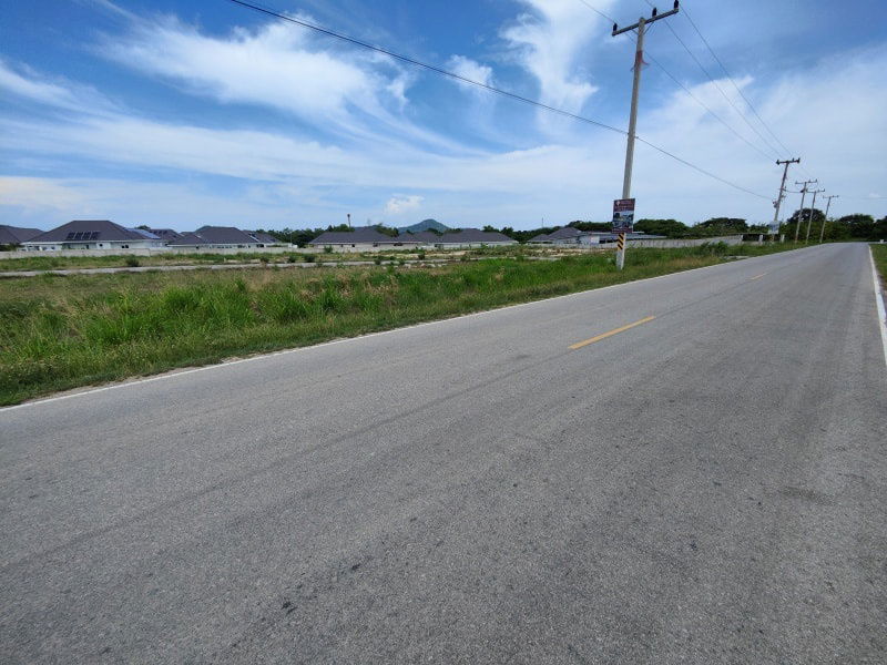 รูป ขายที่ดิน 1-0-78.9 ไร่ แปลงหัวมุมติดถนนใหญ่ ที่ดินตั้งอยู่ใกล้ใจกลางเมืองหัวหิน - รูปที่ 2/9