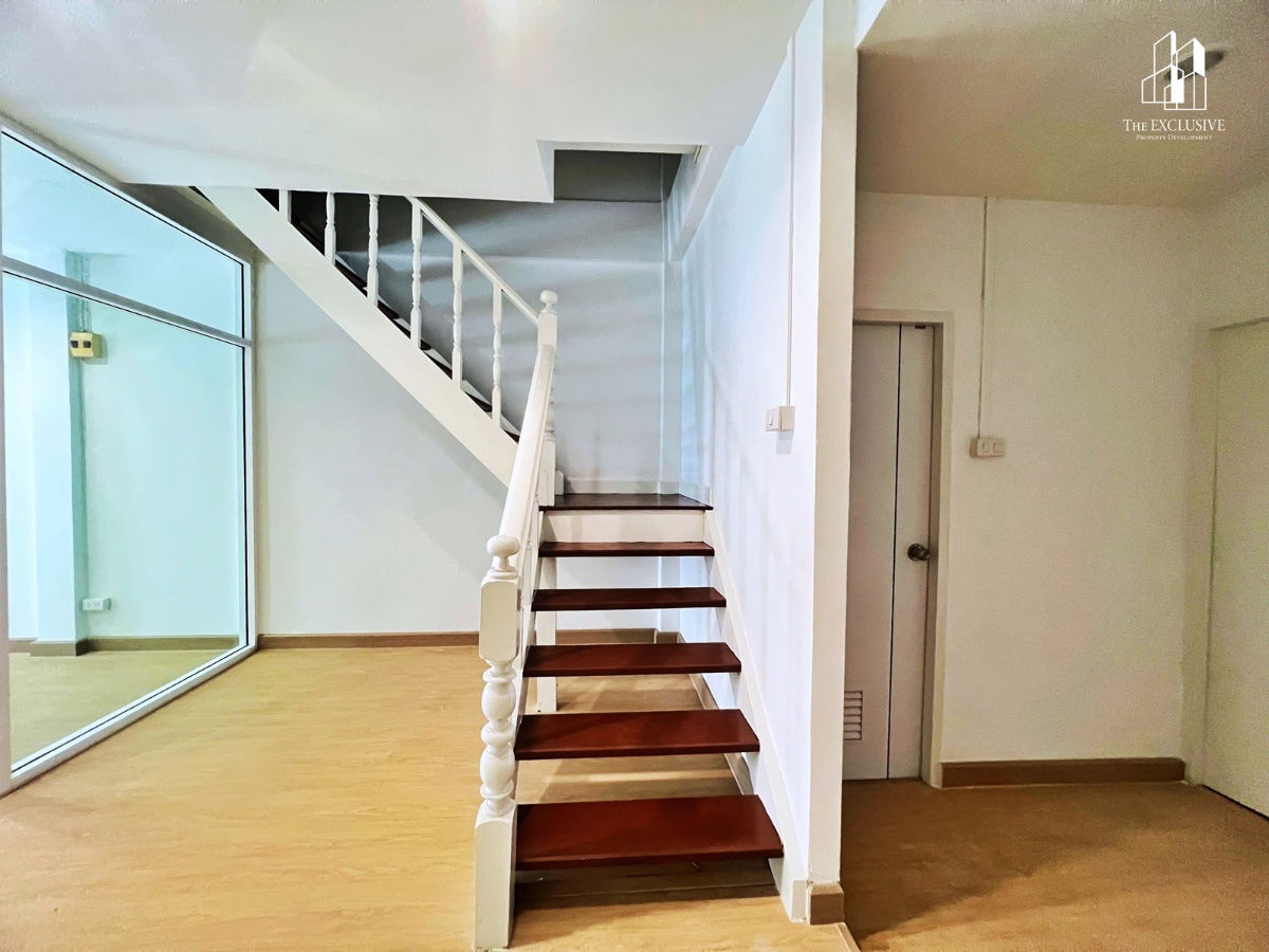 รูป 🔥 ขายทาวน์เฮ้าส์รีโนเวทใหม่ บัวทอง 4 🏡✨ พร้อมเข้าอยู่ ราคาถูกกว่าประเมิน! - รูปที่ 7/11