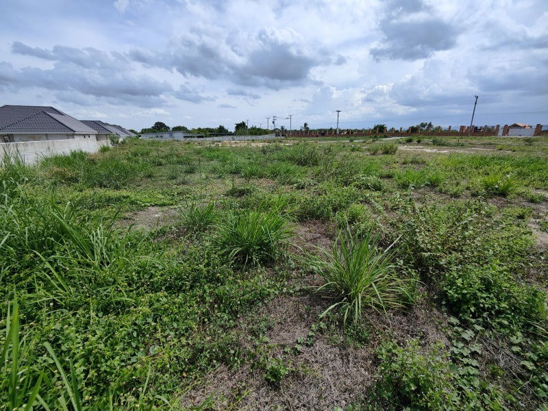 รูป ขายที่ดิน 1 ไร่ เหมาะกับการสร้างบ้าน ทำเลดี ใกล้สนามกอล์ฟแบล็คเมาน์เทน - รูปที่ 9/12