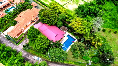 เช่าบ้านเดี่ยว ดอยสะเก็ด เชียงใหม่ : ปล่อยเช่า Pool Villa 2 ชั้น ดอยสะเก็ด บ้านชั้นครึ่ง 2 ห้องนอน พื้นที่ 300 ตรม.