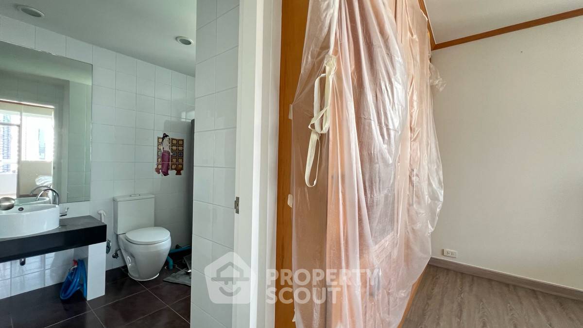 picture 2-BR Condo at St. Louis Grand Terrace near BTS Saint Louis (ID 2455135) - 8/13