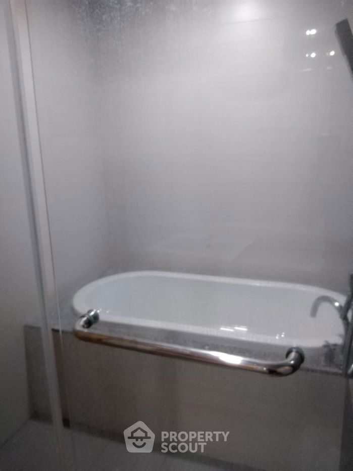 picture 2-BR Condo at Millennium Residence @ Sukhumvit Condominium near BTS Asok (ID 1815958) - 10/14