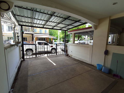 ให้เช่าบ้านTownhome 3 ชั้นโครงการหมู่บ้าน “Urban Sathorn” ถนนราชพฤกษ์ เขตภาษีเจริญ ใกล้สถานีรถไฟฟ้าบางหว้า