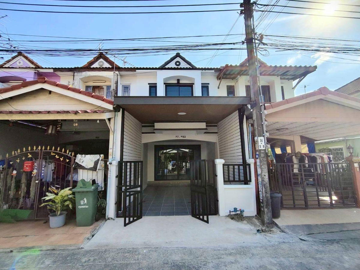 รูป ทาวน์เฮ้าส์ รีโนเวทใหม่ หมู่บ้าน เคซี.รามอินทรา 1 ซอย 17 ถนนหทัยราษฎร์ 39 สามวาตะวันตก คลองสามวา มีเฟอร์นิเจอร์พร้อมอยู่ - รูปที่ 2/21