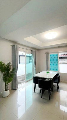 picture FOR RENT CHAIYAPHRUEK RAMINTRA - WONGWAEN 2 / 3 bedrooms 3 bathrooms / 50 Sqw. 170 Sqm. **35,000** CLOSE TO FASHION ISLAND MALL - 4/7