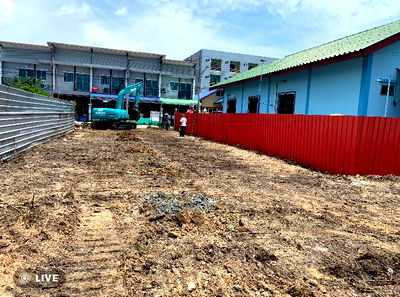 ที่ดิน ม.ศรีปทุม วิทยาเขตชลบุรี : ขายที่ดิน 2 งาน 7 ตารางวา คลองตำรุ อ.เมืองชลบุรี (ห่างถนนบางนา-ตราด 300-400 เมตร) ที่ถมแล้ว