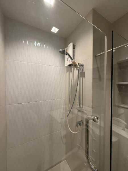 รูป For rent 💥Life Asoke rama9💥 Beautiful room, ready to move in, beautifully decorated, fully furnished. - รูปที่ 8/13