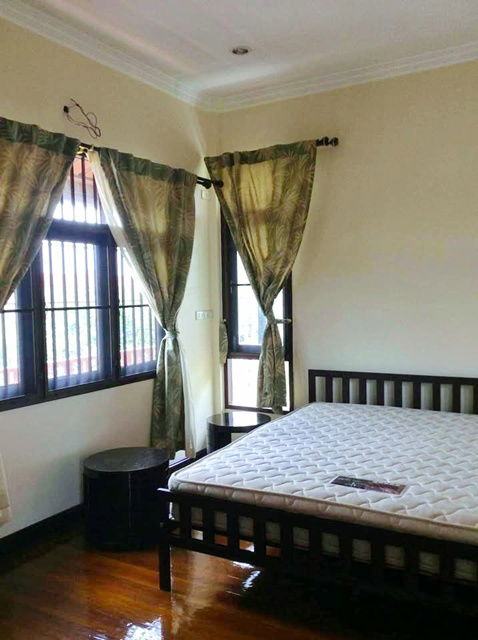 รูป กรุงเทพกรีฑา5-7-9 บ้านเดี่ยว 2 ชั้นหลังมุม 4นอน 40 ตร.วา. MRTแยกลำสาลี 800 ม. 160 ตร.ม. 3 น้ำ พร้อมเฟอร์ฯ . รร.นานาชาติเวลลิงตัน 2.6 กม - รูปที่ 2/8