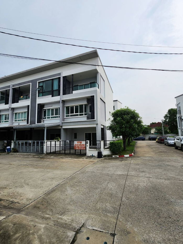 picture Townhome for sale, 3 floors, corner unit: The Ricco Town Watcharapol, Soi Rommit Phatthana, Tha Raeng Subdistrict, Bangkhen District, Bangkok - 2/20