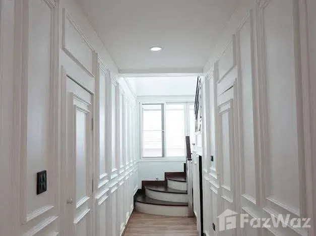 picture European home place 5915330 - 9/48