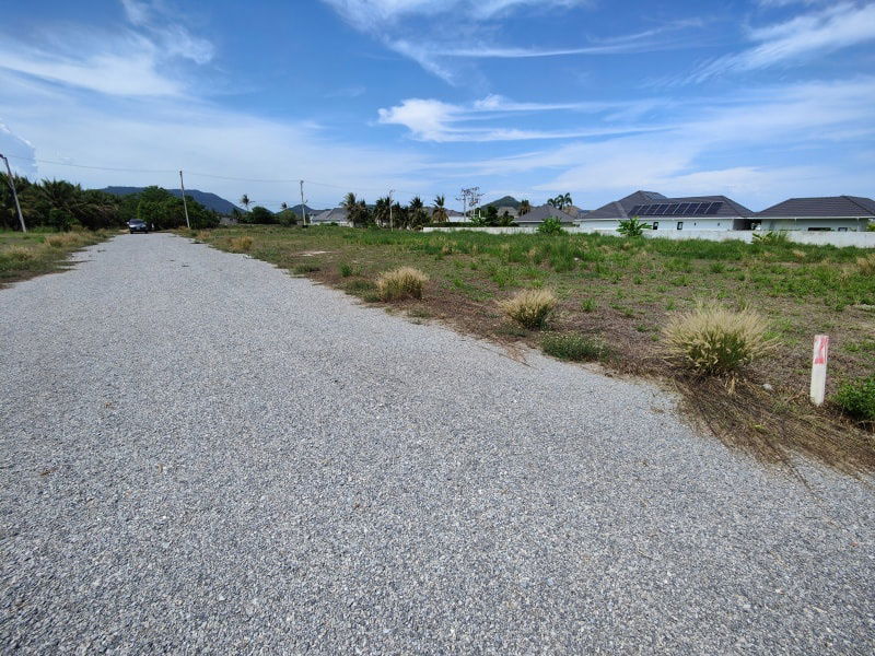 รูป ขายที่ดิน 1 ไร่ ทำเลดี เหมาะกับการสร้างบ้าน  อยู่ในพื้นที่มีการพัฒนาโครงการบ้าน ใกล้เมืองหัวหิน - รูปที่ 2/11