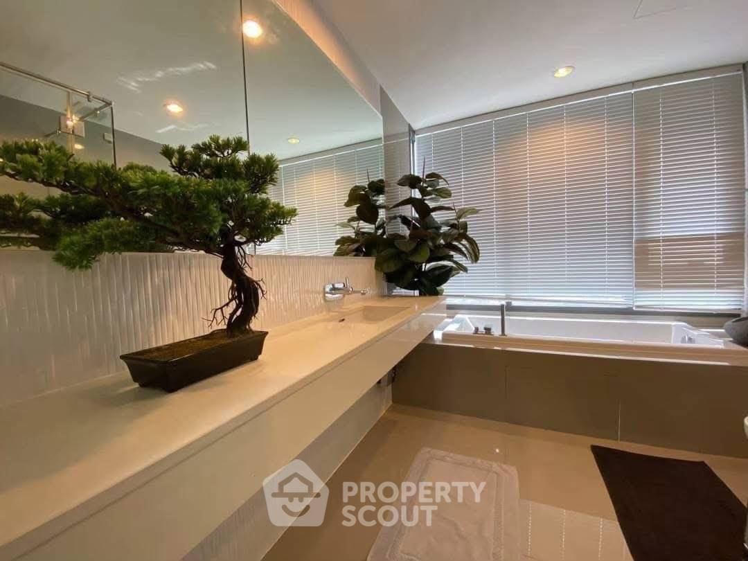 picture 2-BR Condo at Rhythm Sukhumvit 42 near BTS Ekkamai (ID 2467583) - 20/23