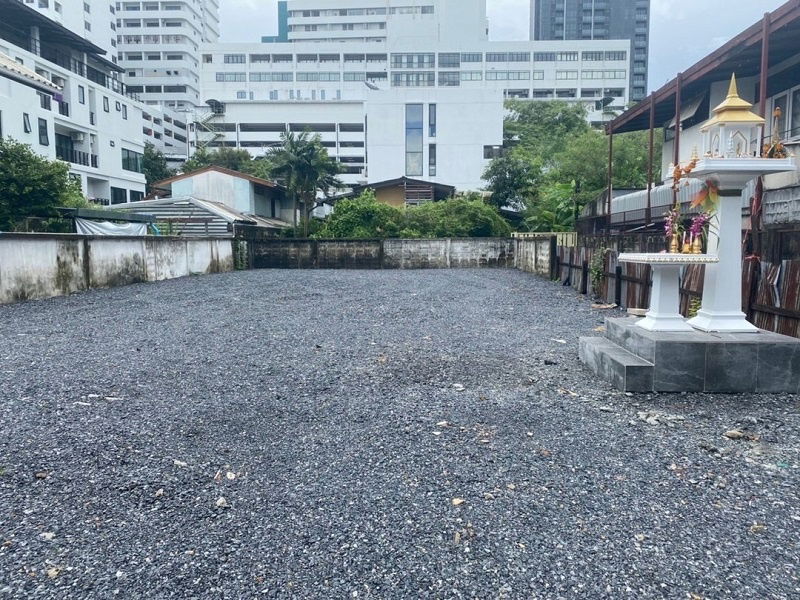 picture Long-term land for rent, filled land, prime location, affordable price, in the heart of the city, Ari area, Soi Phahonyothin 1. - 5/9