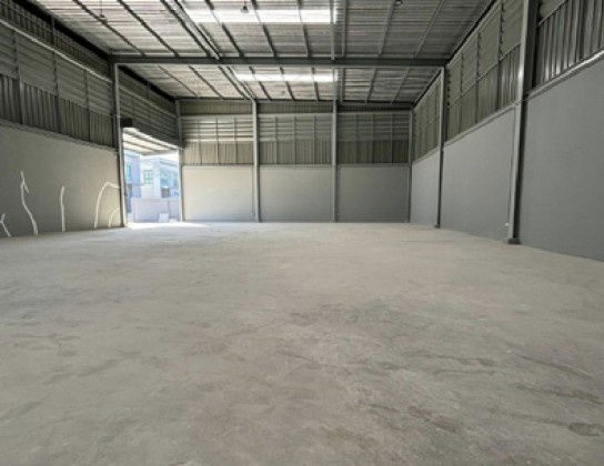 รูป ให้เช่าโกดัง พร้อมสำนักงาน โครงการ ไพร์ม เอสเตท เทพารักษ์ กม.25  พื้นที่ดิน 220 ตารางวา พื้นที่ใช้สอย 504 ตารางเมตร  รถเทรลเลอร์เข้าออกได้ - รูปที่ 4/10