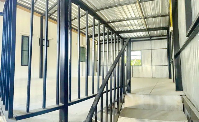 รูป พร้อมโกดัง หัวมุม 3 นอน ถ.กิ่งแก้ว ลาดกระบัง ARL สุวรรณภูมิ 4.1 กม. รพ.สิรินธร 2 กม.ให้เช่าทาวน์เฮ้าส์ 2 ชั้น2น้ำ 39 ตร.วา. 310 ตร.ม. - รูปที่ 3/8