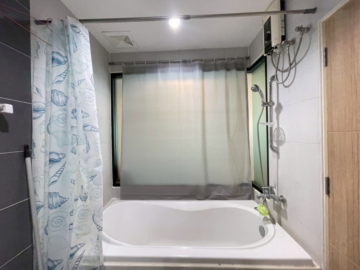 รูป เช่า คอนโดลัดดาพลัส ทำเลทอง ใกล้แหล่งชุมชน วิวสระว่ายน้ำ ใจกลางเมืองศรีราชา แต่งสวย เฟอร์ครบ เดินทางสะดวก - รูปที่ 9/13