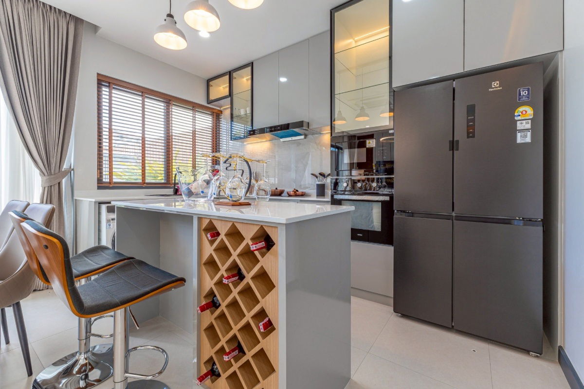 รูป ขายบ้านเดี่ยว พร้อมสระว่ายน้ำ รวมเฟอร์นิเจอร์และเครืองใช้ไฟฟ้า - ใจกลางเมืองพัทยา ซอยเฉลิมพระเกียรติ - รูปที่ 4/37