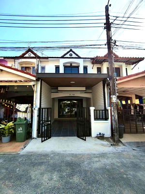 ทาวน์โฮม กรุงเทพมหานคร : ทาวน์เฮ้าส์ รีโนเวทใหม่ หมู่บ้าน เคซี.รามอินทรา 1 ซอย 17 ถนนหทัยราษฎร์ 39 สามวาตะวันตก คลองสามวา มีเฟอร์นิเจอร์พร้อมอยู่