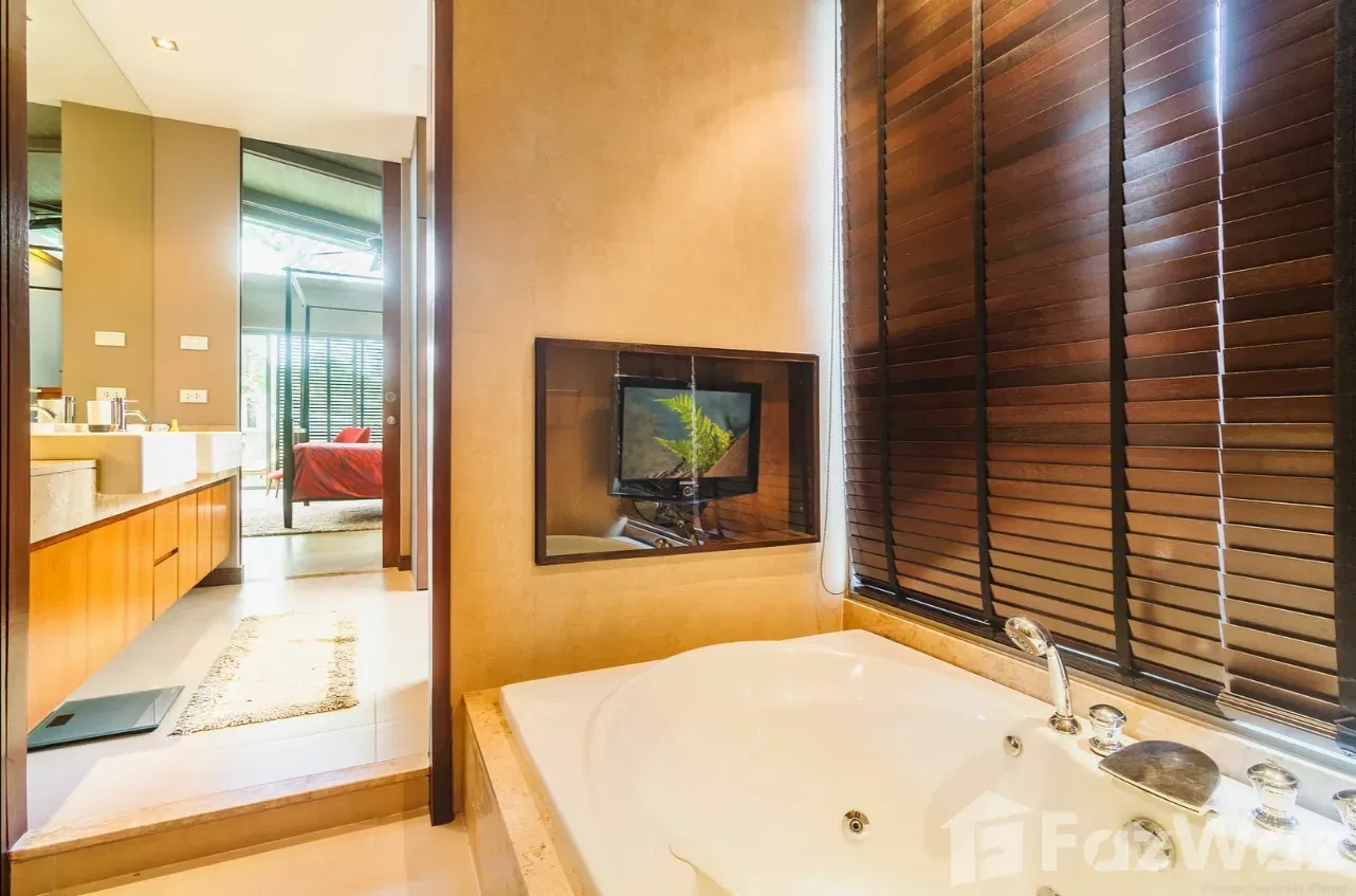 picture 3 Bedrooms 3.5 bathrooms Tropical Modern Contemporary Villa 1943717 - 13/30