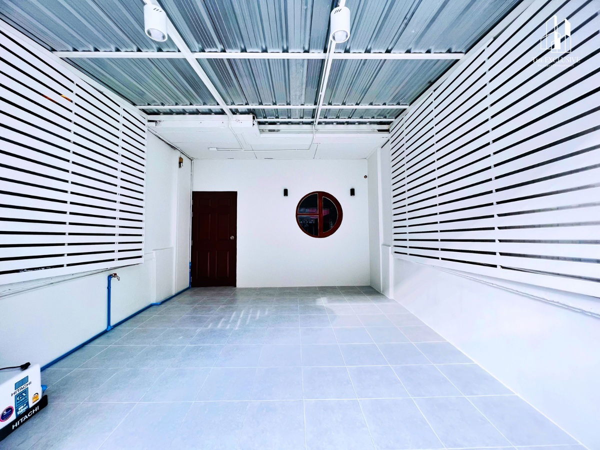 รูป 🔥 ขายทาวน์เฮ้าส์รีโนเวทใหม่ บัวทอง 4 🏡✨ พร้อมเข้าอยู่ ราคาถูกกว่าประเมิน! - รูปที่ 11/11