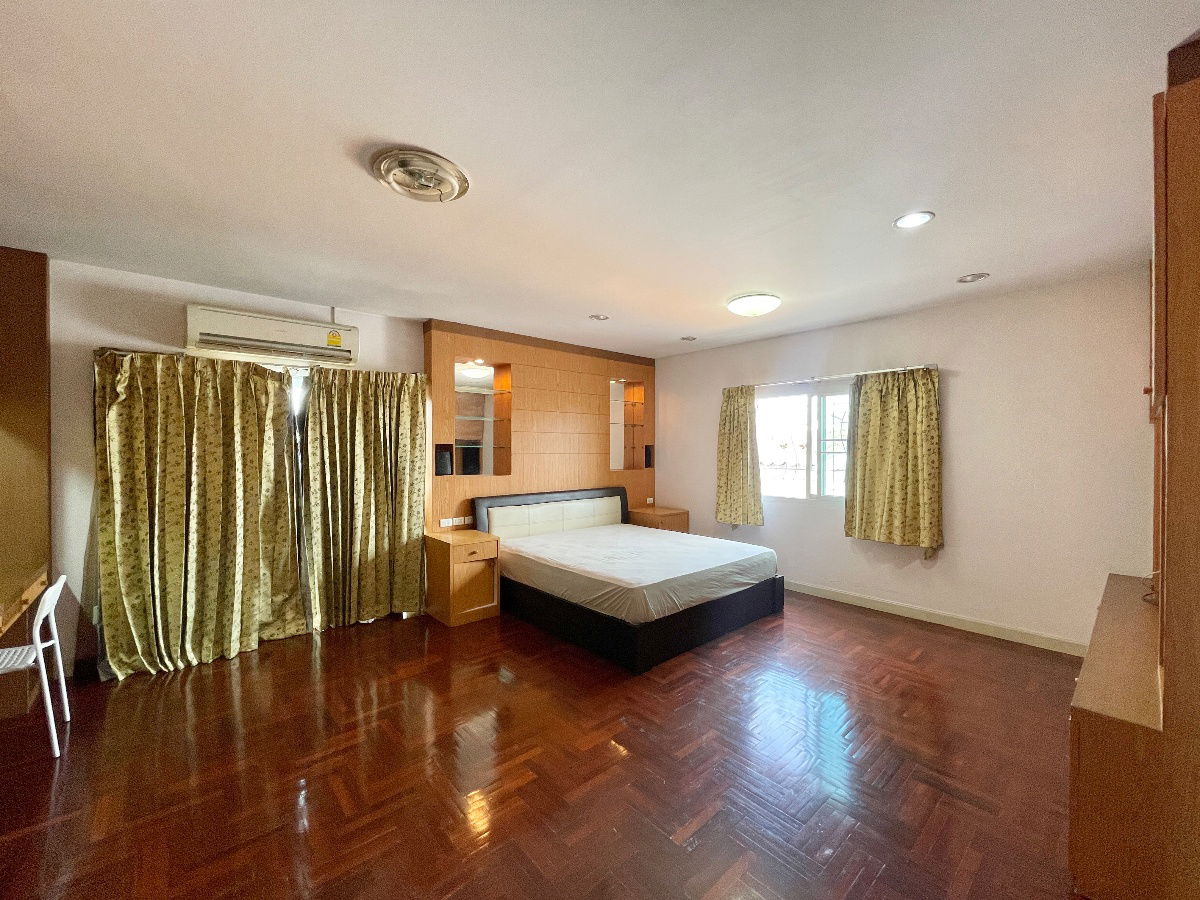 รูป ให้เช่าบ้านเดี่ยว 3 ชั้น 5 ห้องนอน 4 ห้องน้ำ ตกแต่งครบ พร้อมอยู่ โครงการเสนานิเวศน์ 1ภาพ เดินทางสะดวก ใกล้ BTS เสนานิคม & ใกล้ Central Eastville - รูปที่ 14/20