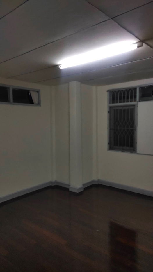 รูป ให้เช่าบ้านเดี่ยว สุทธิสาร–รัชดา เดินไป MRT สุทธิสารได้ บ้าน 2 ชั้น 4 ห้องนอน 2 ห้องน้ำ พื้นที่ 50 ตร.วา  จอดรถในบ้านได้ 3 คัน บ้านเปล่า  - รูปที่ 25/29